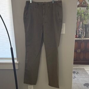 Lauren Ralph Lauren Women’s Newbury Chino Pants. Green Color. Size 8